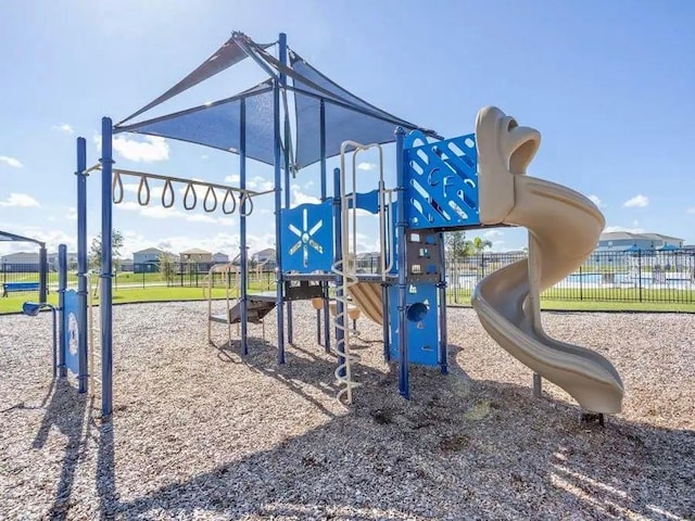 2607 Tulip Dr, Davenport, FL 33837 - communal playground with fence