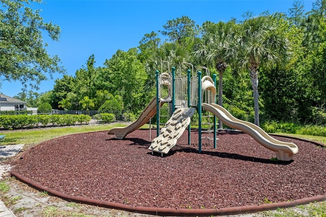 1918 Marabou Dr, Davenport, FL 33896 - communal playground featuring fence