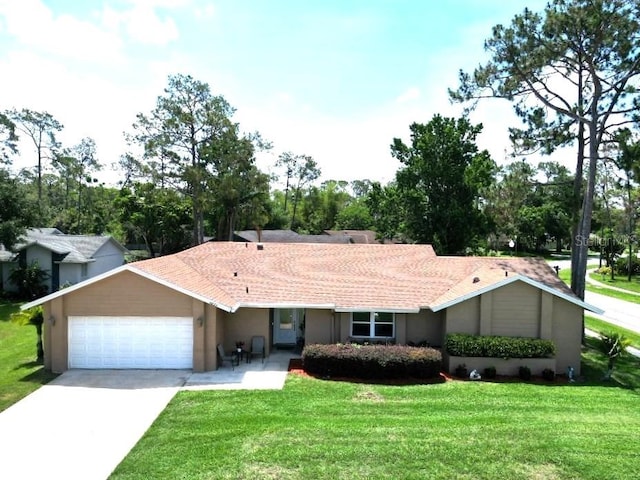 4833 Palm Tree Ct, Windermere, FL 34786 - ranch-style home featuring a garage, a front lawn, and driveway