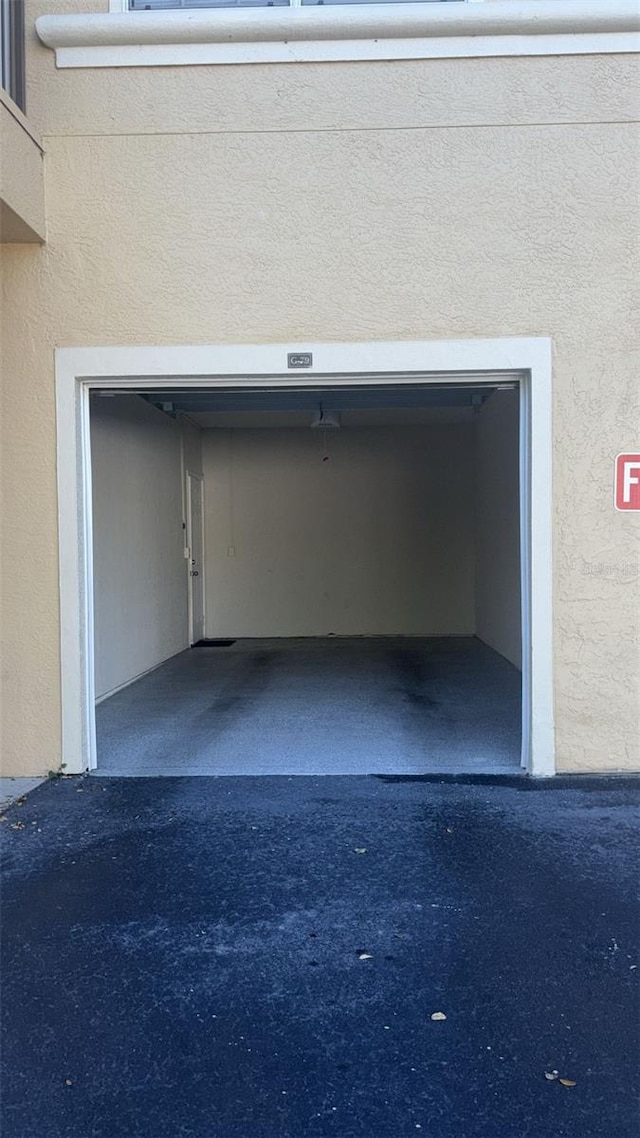 5125 Palm Springs Blvd Unit 13107, Tampa, FL 33647 - garage with driveway