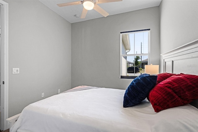 bedroom with ceiling fan