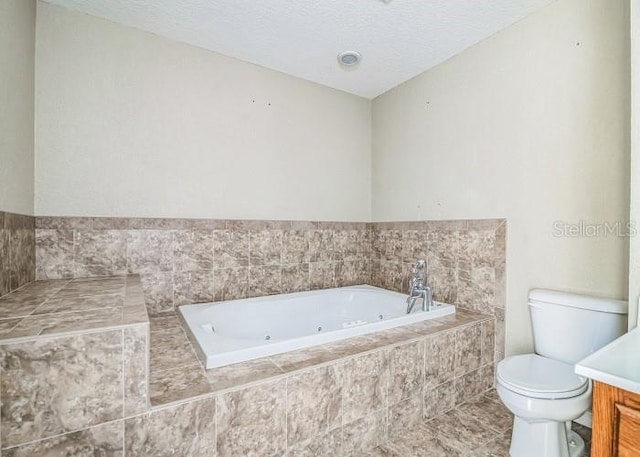 2503 SE 18th Cir, Ocala, FL 34471 - full bath featuring a jetted tub, a textured ceiling, and toilet