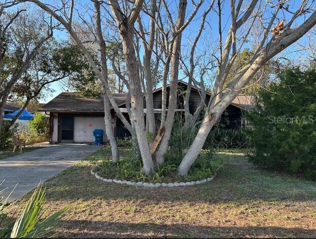 exterior space with driveway