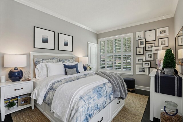 11725 Verrazano Dr, Orlando, FL 32836 - bedroom with ornamental molding and baseboards