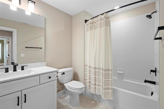 10215 Park Estates Ave, Orlando, FL 32836 - full bath featuring shower / tub combo, vanity, and toilet