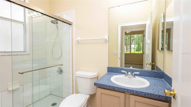 1204 Blackheath Ct, Davenport, FL 33897 - full bath featuring a stall shower and vanity