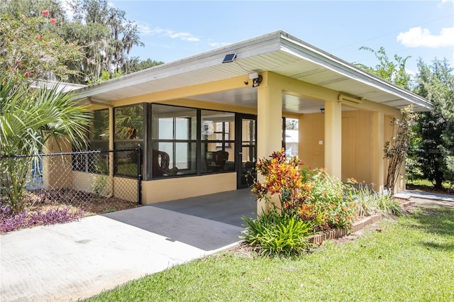 951 Crk 453, Lake Panasoffkee, FL 33538 - photo 2