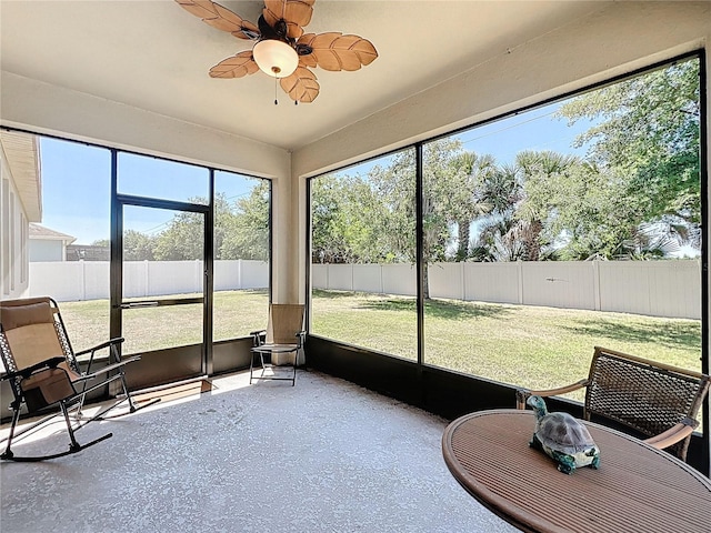 865 Bay Bridge Cir, Apopka, FL 32703 - unfurnished sunroom with a ceiling fan