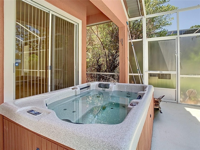 3020 Zaharias Dr, Orlando, FL 32837 - sunroom / solarium with a jacuzzi