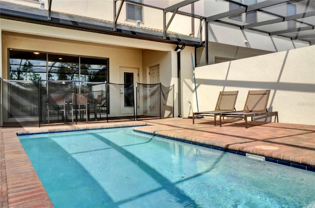 8814 Geneve Ct, Kissimmee, FL 34747 - pool with a lanai and a patio