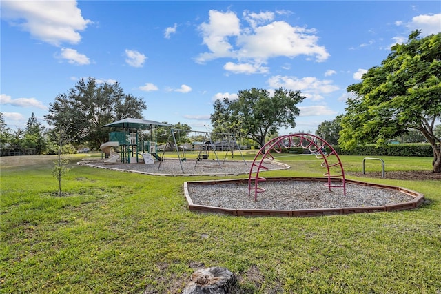 11401 Willow Stowe Ln, Windermere, FL 34786 - community jungle gym with a yard