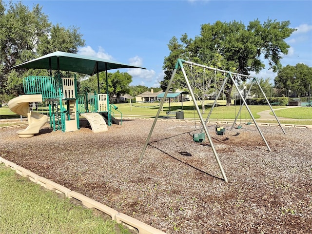 11401 Willow Stowe Ln, Windermere, FL 34786 - community jungle gym with a yard