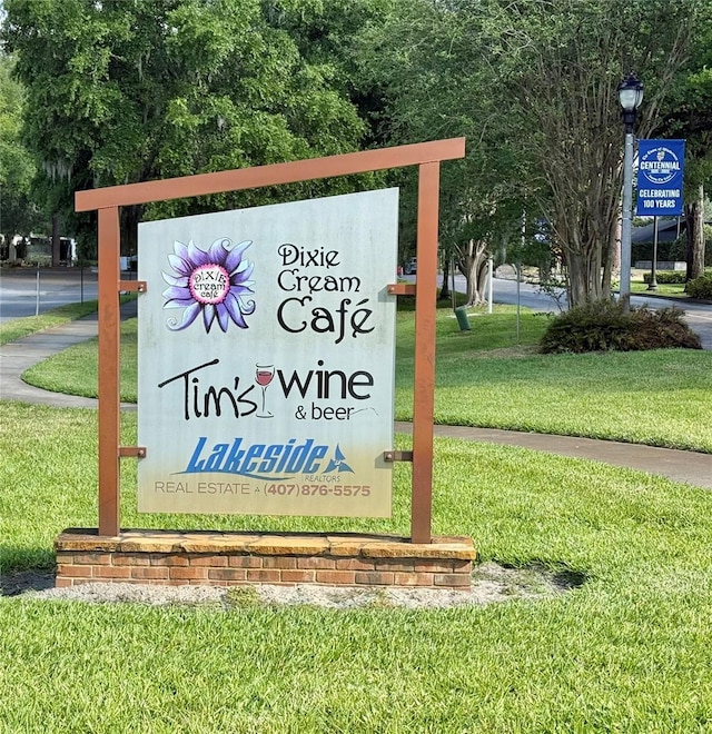 11401 Willow Stowe Ln, Windermere, FL 34786 - community sign featuring a lawn