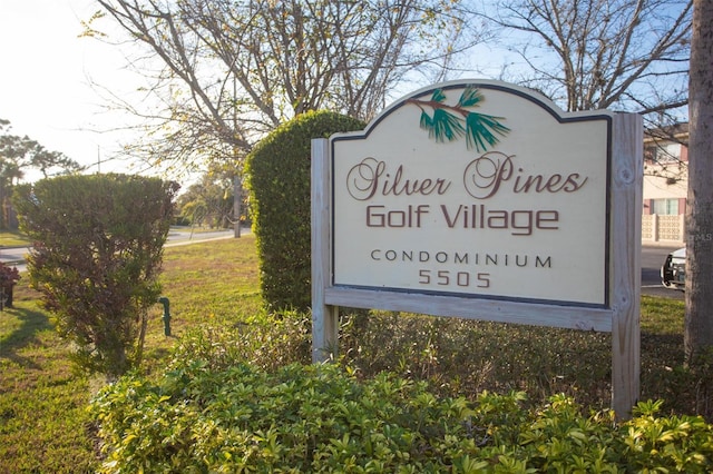view of community / neighborhood sign
