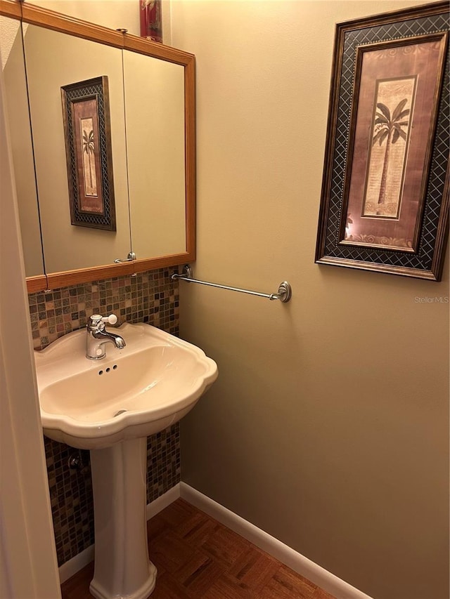 802 Park Lake Cir Unit 2, Maitland, FL 32751 - bathroom with baseboards and a sink