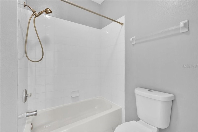 13500 Turtle Marsh Loop Unit 834, Orlando, FL 32837 - full bathroom with washtub / shower combination and toilet
