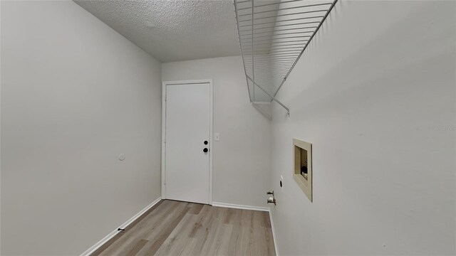 607 Northbridge Dr, Altamonte Springs, FL 32714 - laundry area with light wood-type flooring, gas dryer hookup, laundry area, and washer hookup