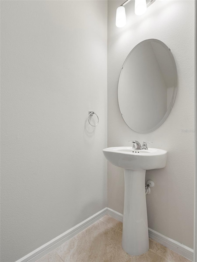 2812 Bright Bird Ln, Winter Park, FL 32792 - bathroom featuring baseboards