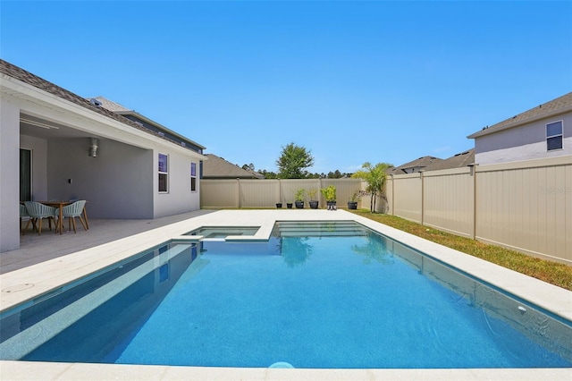 4779 Cragmere Loop, Clermont, FL 34711 - view of swimming pool with a pool with connected hot tub and a fenced backyard