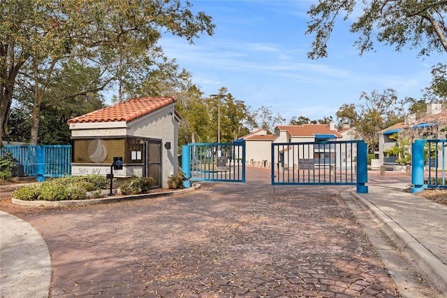 gate featuring fence