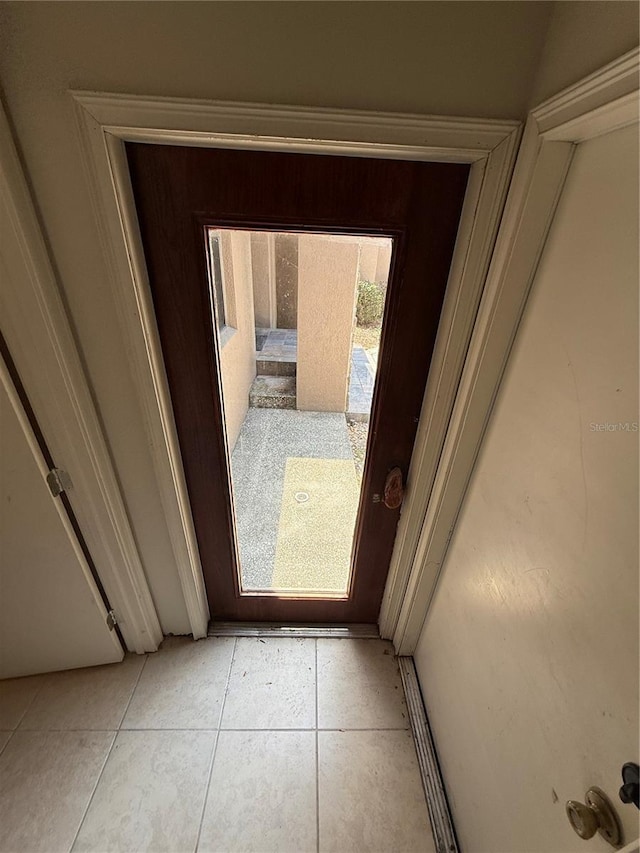 708 Palenci Ct, Winter Springs, FL 32708 - entryway featuring light tile patterned flooring