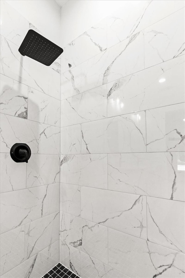 3851 W Wilburton Dr, Citrus Springs, FL 34433 - full bathroom featuring tiled shower