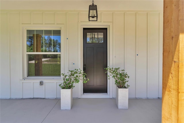 6725 SW 131st Cir, Ocala, FL 34481 - entrance to property featuring board and batten siding
