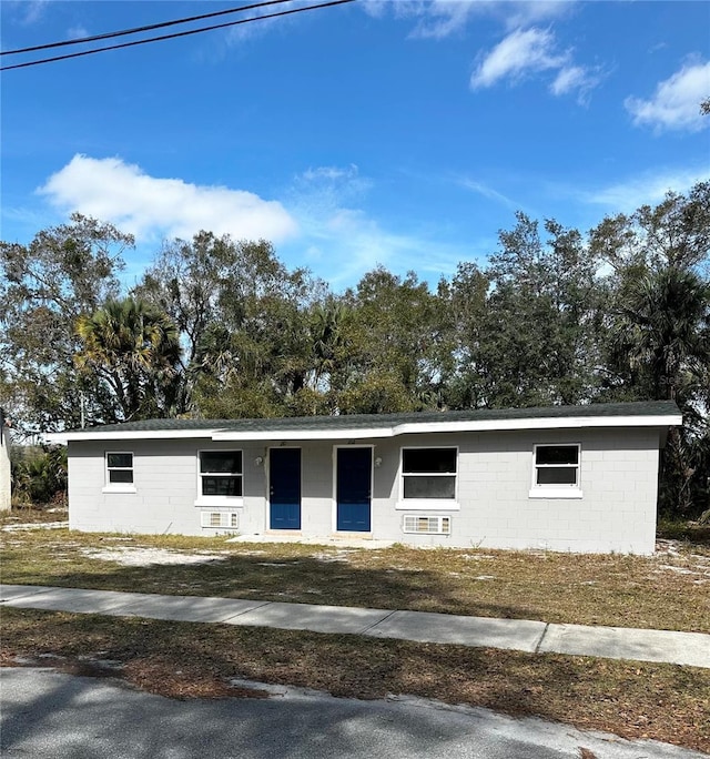 210 Church St, Davenport, FL 33896 - single story home with concrete block siding