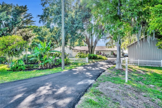 1003 Shore Dr, Kissimmee, FL 34744 - view of road