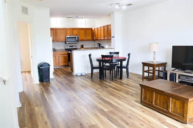 6117 Metrowest Blvd Unit 106, Orlando, FL 32835 - photo 3