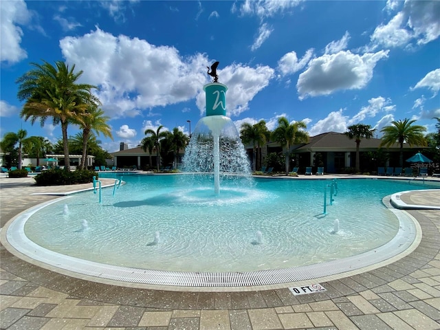 view of swimming pool