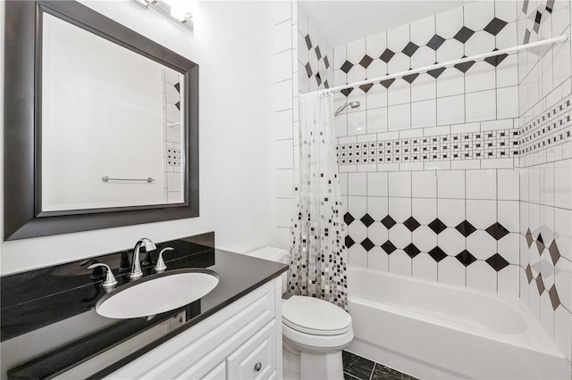 14208 Morning Frost Dr, Orlando, FL 32828 - bathroom with toilet, vanity, and shower / bath combo