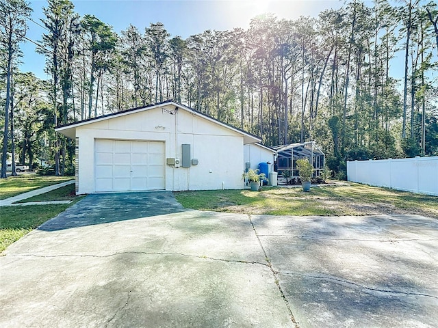 21940 Dupree Dr, Land O Lakes, FL 34639 - garage with fence and driveway