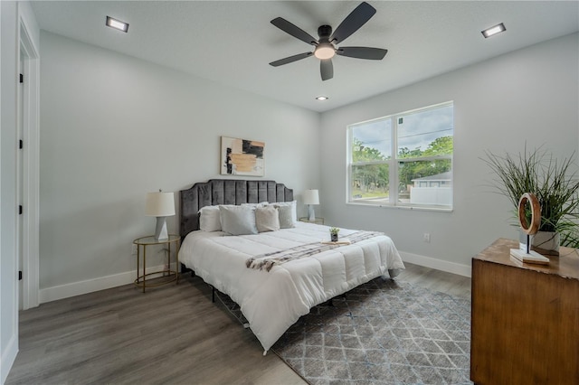 59 W 10th St, Apopka, FL 32703 - bedroom featuring wood finished floors and a ceiling fan