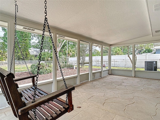 236 N Ranger Blvd, Winter Park, FL 32792 - unfurnished sunroom featuring healthy amount of natural light and vaulted ceiling