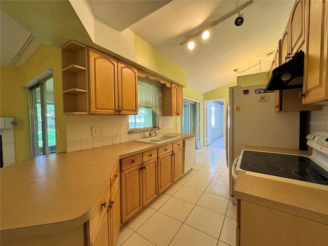 132 Acapulco Dr, Kissimmee, FL 34743 - photo 12