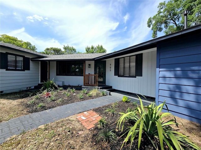 905 W 11th Ave, Mount Dora, FL 32757 - view of front of house