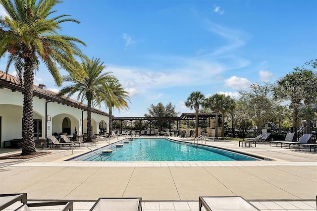 8017 Chilton Dr, Orlando, FL 32836 - community pool with a patio