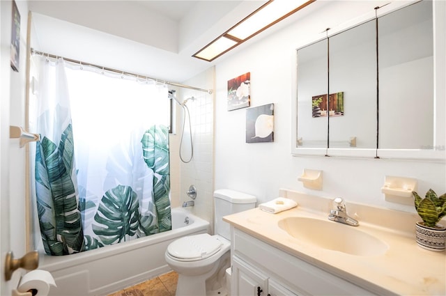 bathroom with shower / tub combo with curtain, toilet, and vanity