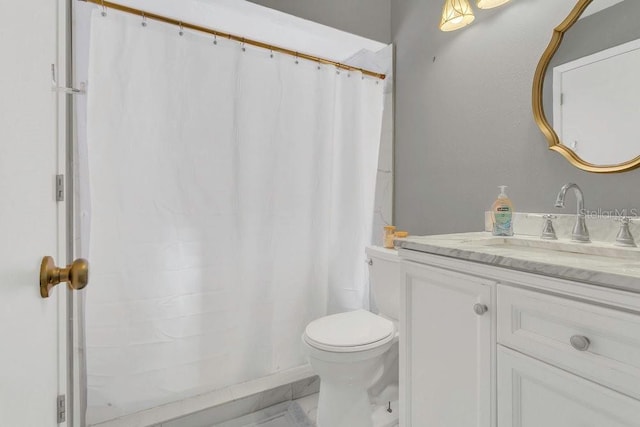 3106 S Semoran Blvd Unit P-2, Orlando, FL 32822 - bathroom with vanity, toilet, and curtained shower