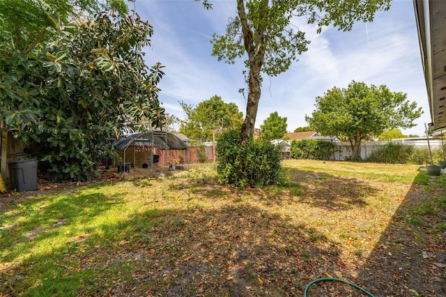 view of yard featuring a fenced backyard