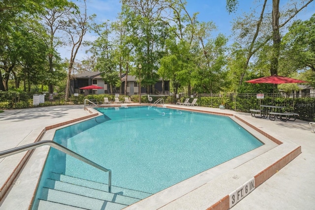 150 Waterfall Way Unit 102, Altamonte Springs, FL 32714 - community pool with fence and a patio area