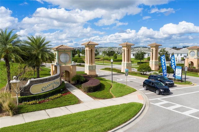 1425 Thunderbird Rd, Davenport, FL 33896 - surrounding community with uncovered parking
