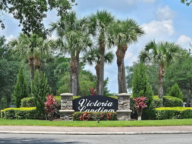 view of community / neighborhood sign