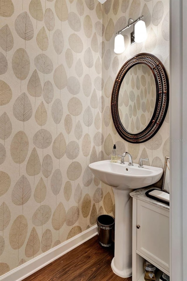 1767 Piedmont Pl, Lake Mary, FL 32746 - bathroom featuring baseboards, wallpapered walls, and wood finished floors