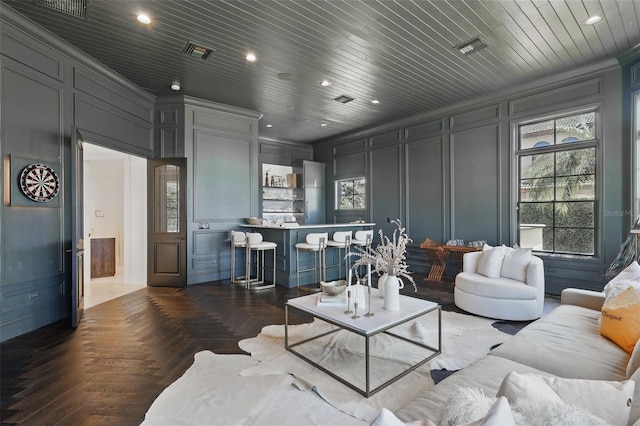 5550 Osprey Isle Ln, Orlando, FL 32819 - living area featuring plenty of natural light, recessed lighting, and a decorative wall