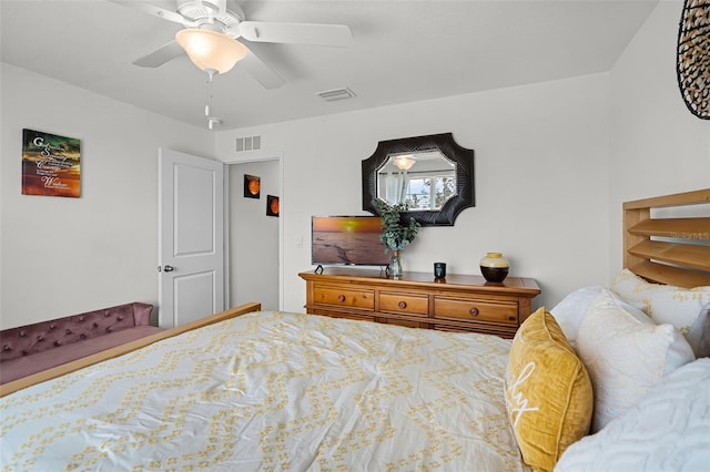 1220 Tahitian Sunrise Dr, Plant City, FL 33565 - bedroom featuring visible vents and ceiling fan