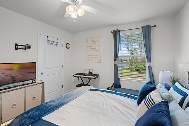 1220 Tahitian Sunrise Dr, Plant City, FL 33565 - bedroom with ceiling fan