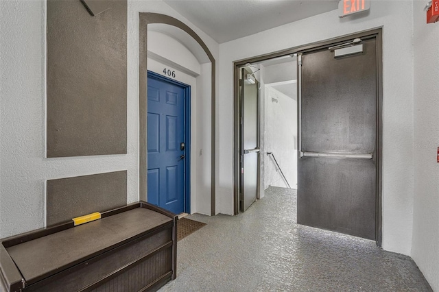 4024 Breakview Dr Unit 40604, Orlando, FL 32819 - entrance foyer featuring a textured wall