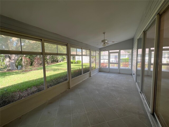 6042 Wade St, Leesburg, FL 34748 - unfurnished sunroom with ceiling fan